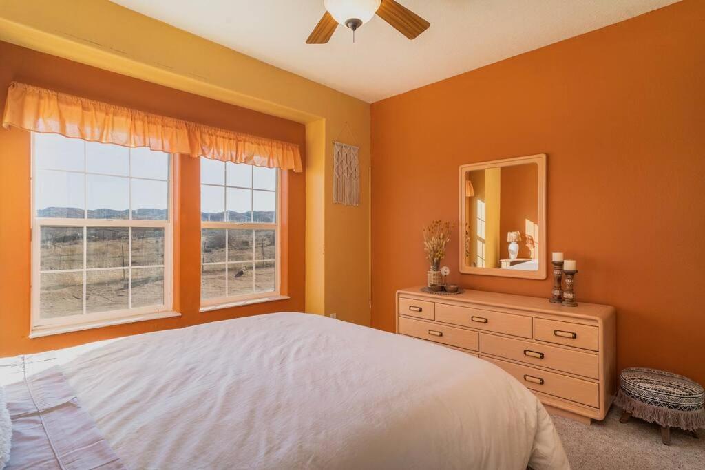 Near Pappy & Harriet'S + Rimrock Ranch W/ Hot Tub Villa Pioneertown Ngoại thất bức ảnh